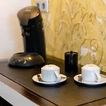 Hotel 22 *