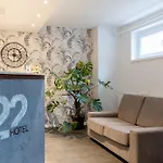 Hotel 22