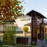 22 Hotel *