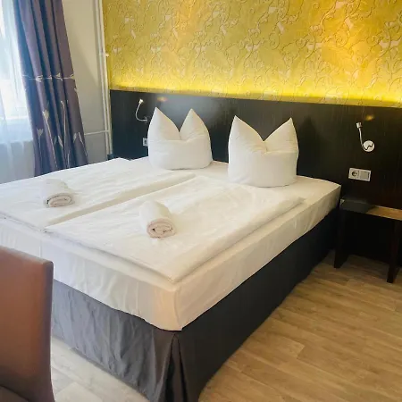 Hotel 22 *