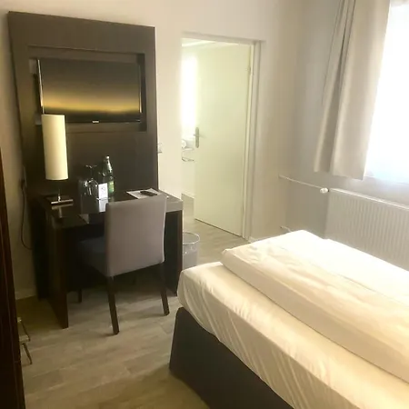 Hotel 22 *
