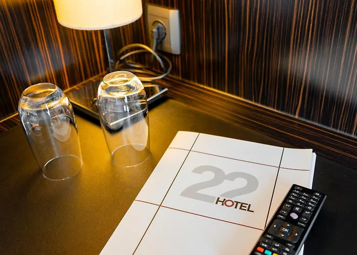 Hotell 22 *